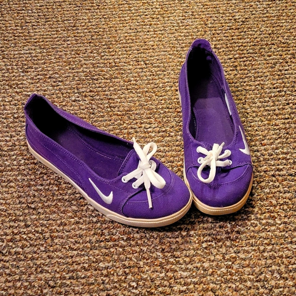 Nike Purple Slip On Flats with Lace Up Vamp Sz 6.5
